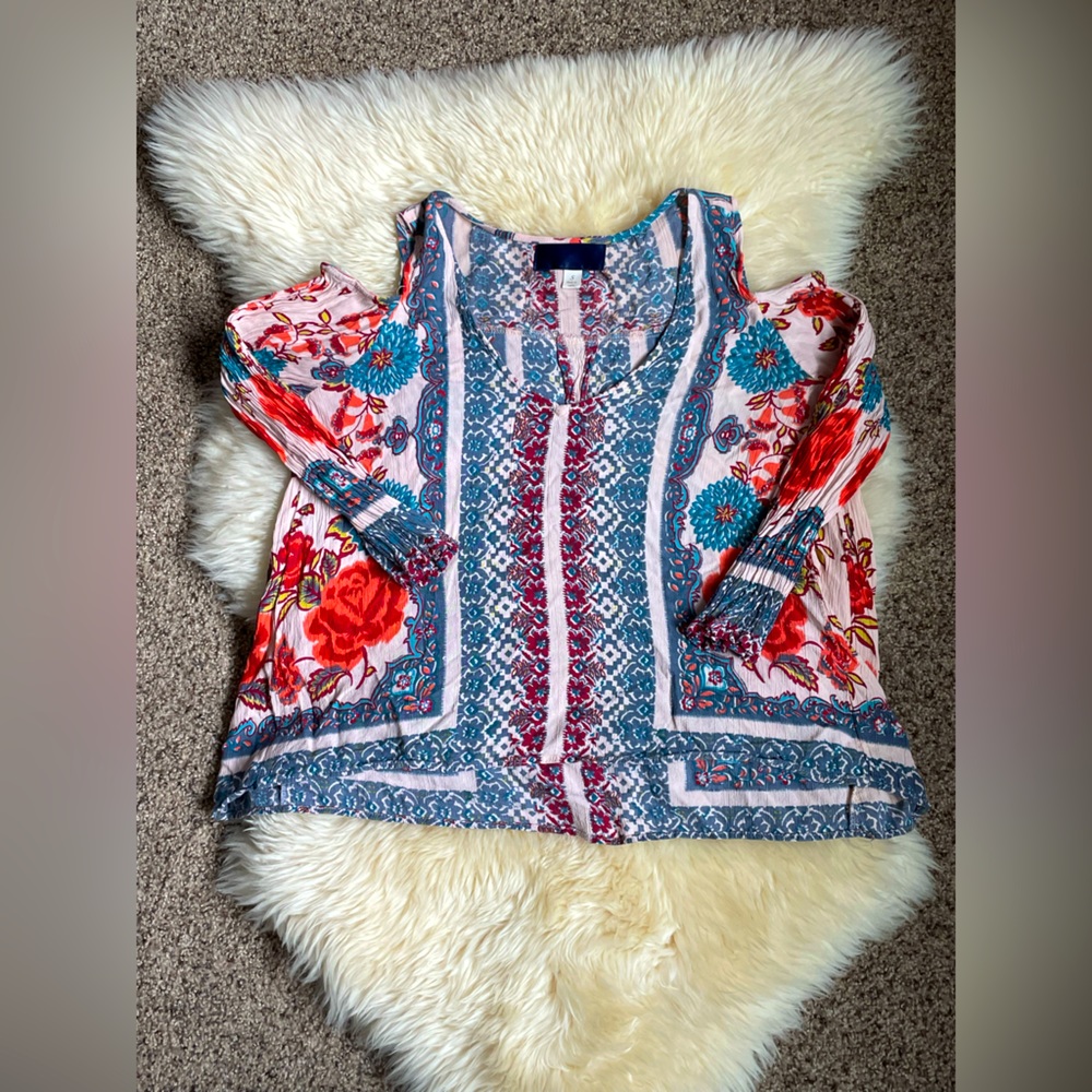 Francesca’s Boho Cold Shoulder Blouse-Small